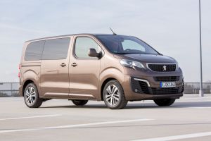 Минивэны Peugeot и Citroen теперь с полным приводом